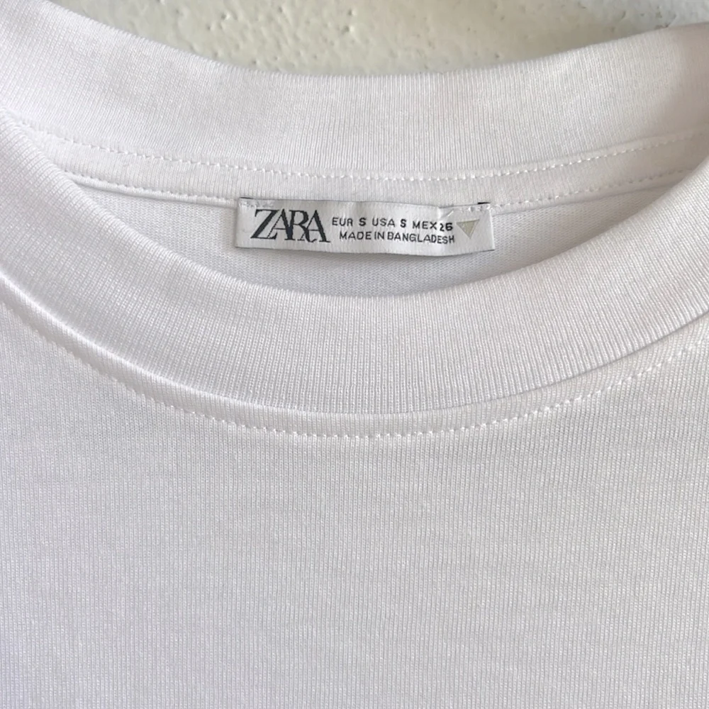 ZARA EMBROIDERED TEXT T-SHIRT